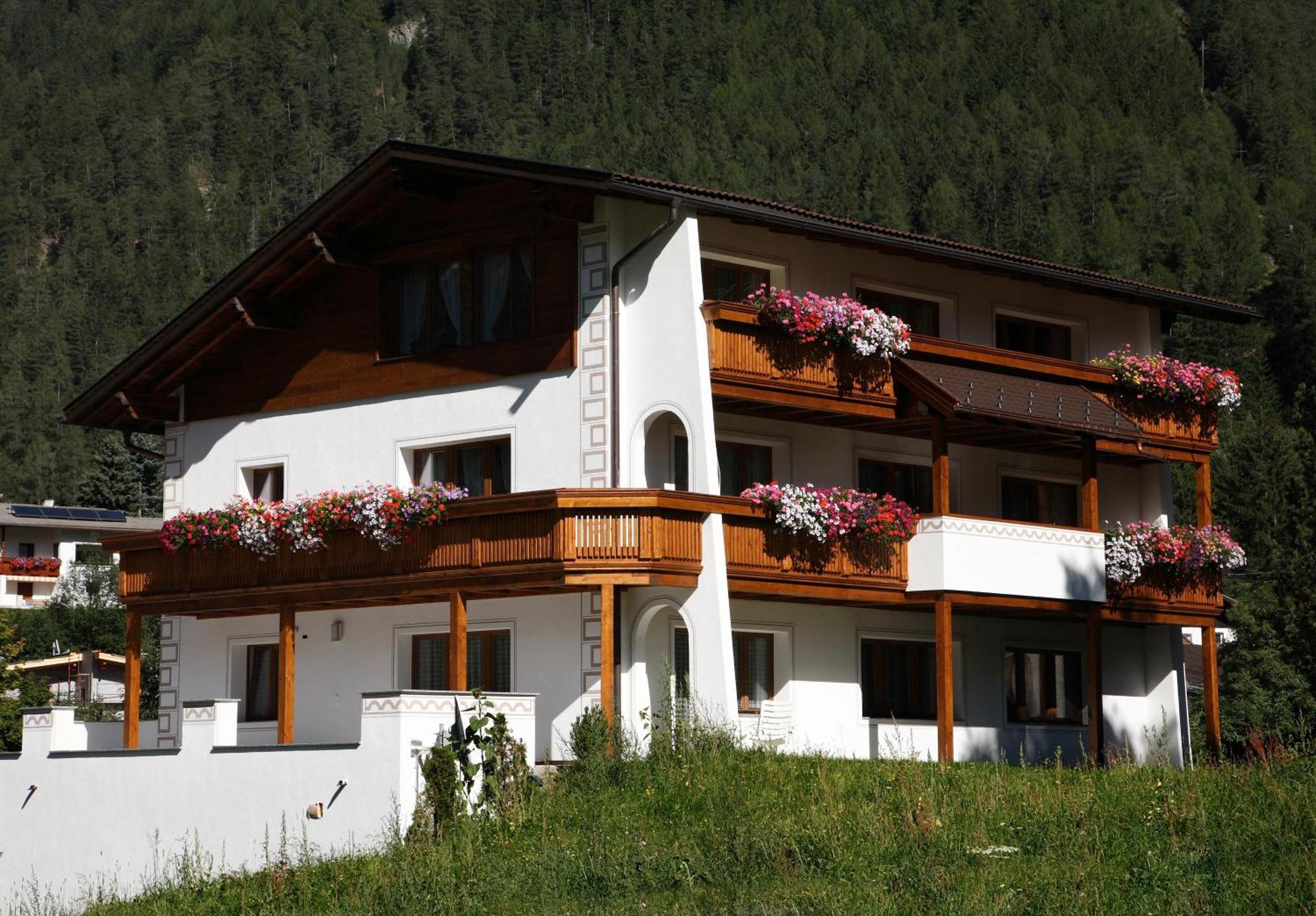Apart Piz Mondin Pfunds Exterior photo